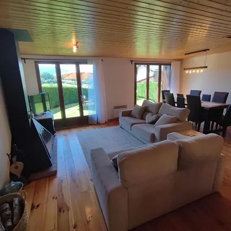 Casa Con Gran Jardin Junto A Llivia