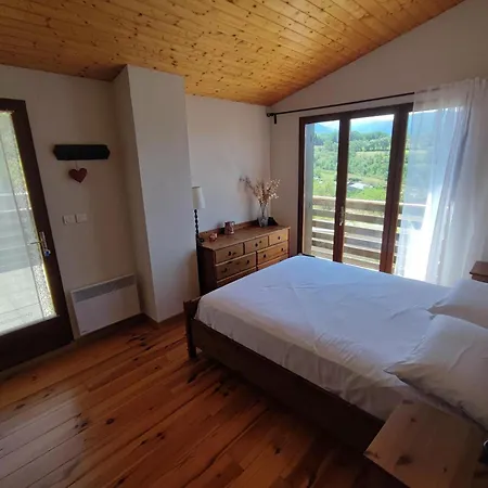 Casa Con Gran Jardin Junto A Llivia 度假居