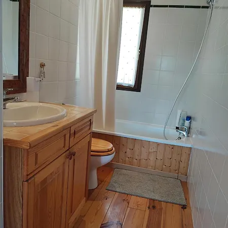 Bajanda Natura Casa Con Gran Jardin Junto A Llivia Estavar