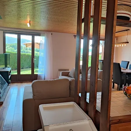 Casa Con Gran Jardin Junto A Llivia 度假居 *