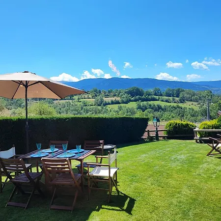 Casa Con Gran Jardin Junto A Llivia Estavar