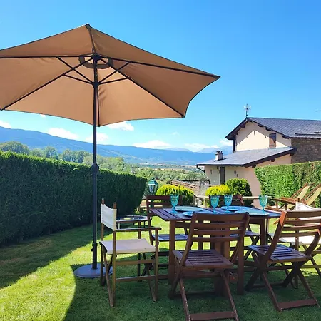 Casa Con Gran Jardin Junto A Llivia Estavar
