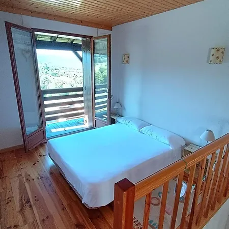Bajanda Natura Casa Con Gran Jardin Junto A Llivia *